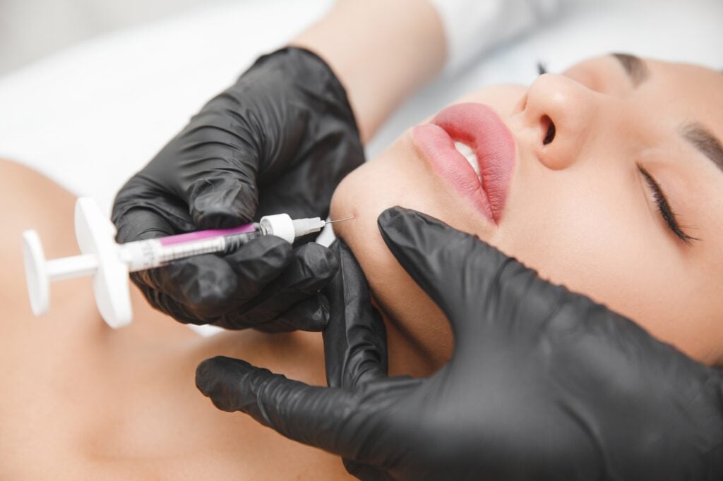 Ideal age for starting Kybella injections – performing treatment in Aliso Viejo clinic